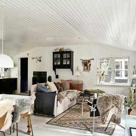 With Orangery Near And Forest * Vig