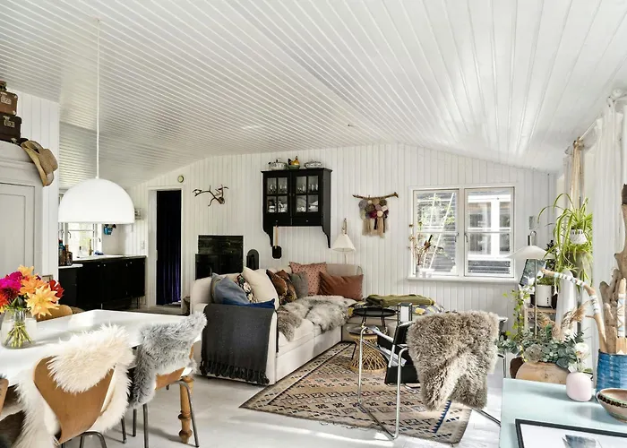 With Orangery Near And Forest * Vig